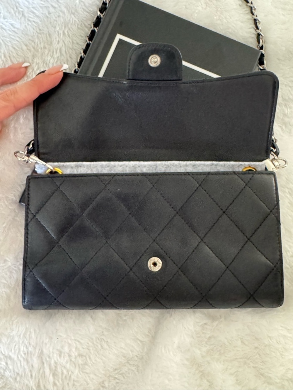 CHANEL Black Quilted Leather Chain Wallet Shoulder Bag with Silver Hardware - Picture 3 of 14